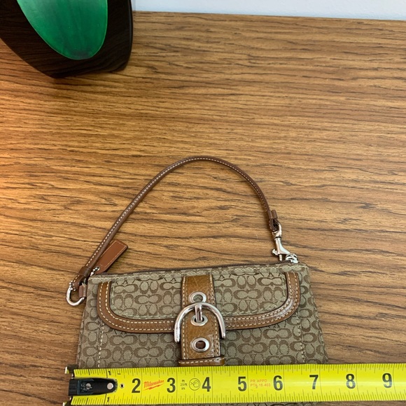 Coach - Purse - Picture 7 of 11